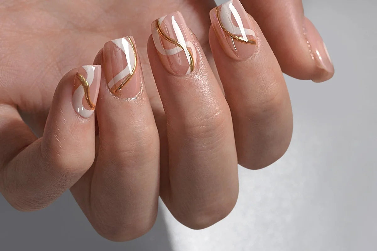 Supplementen voor nagels – wat echt versterkt tussen je gelnagels
