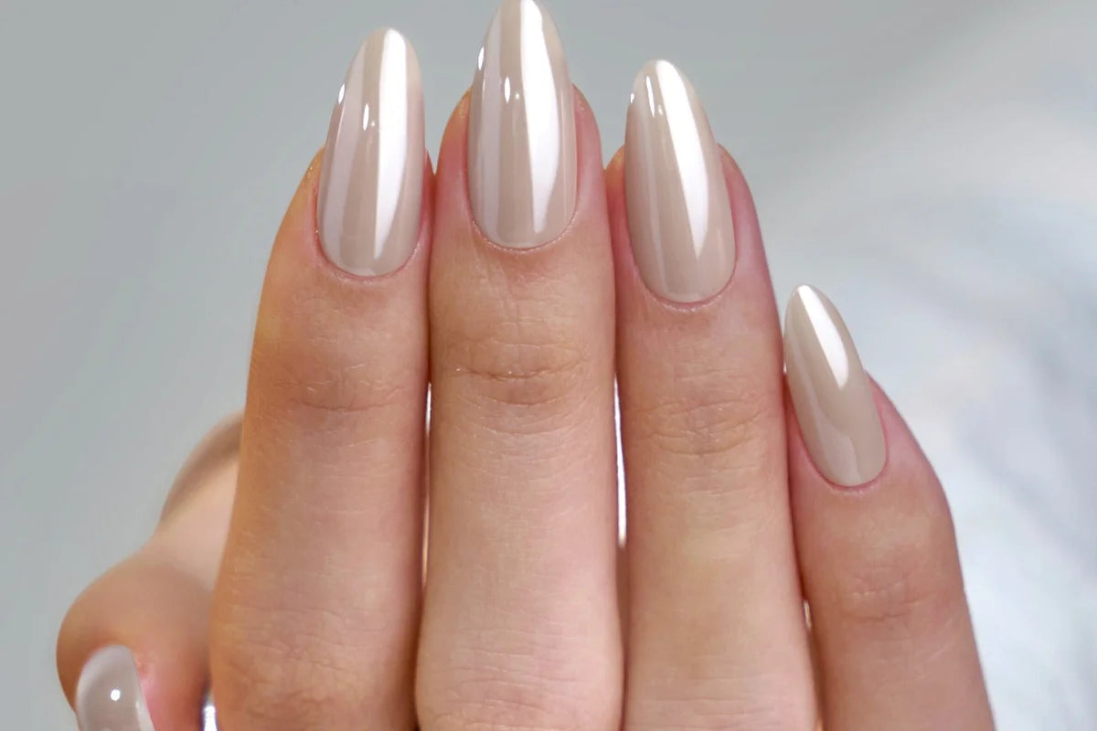 Press-on nagels in trendy design