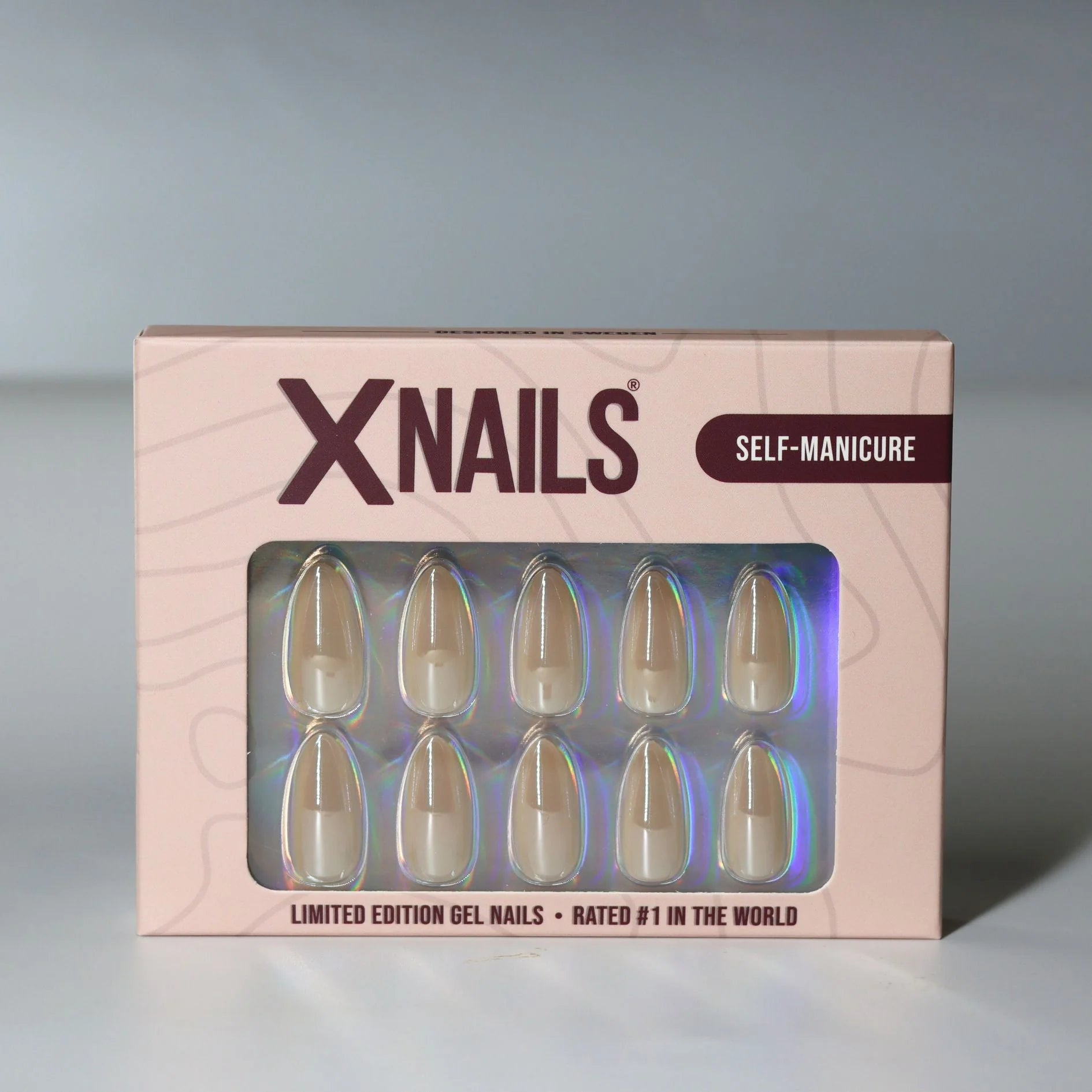 Pearly Perfection XNails verpakking – limited edition gelnagels amandelvorm in parel taupe