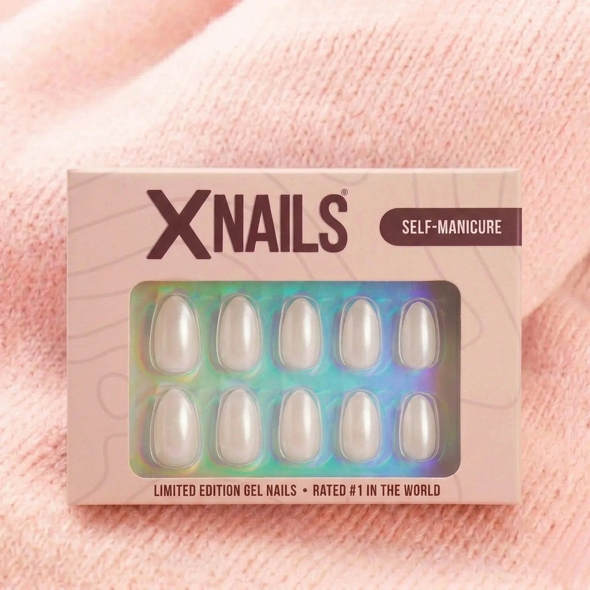 Satin Snow press-on nagels in de XNails manicure-box