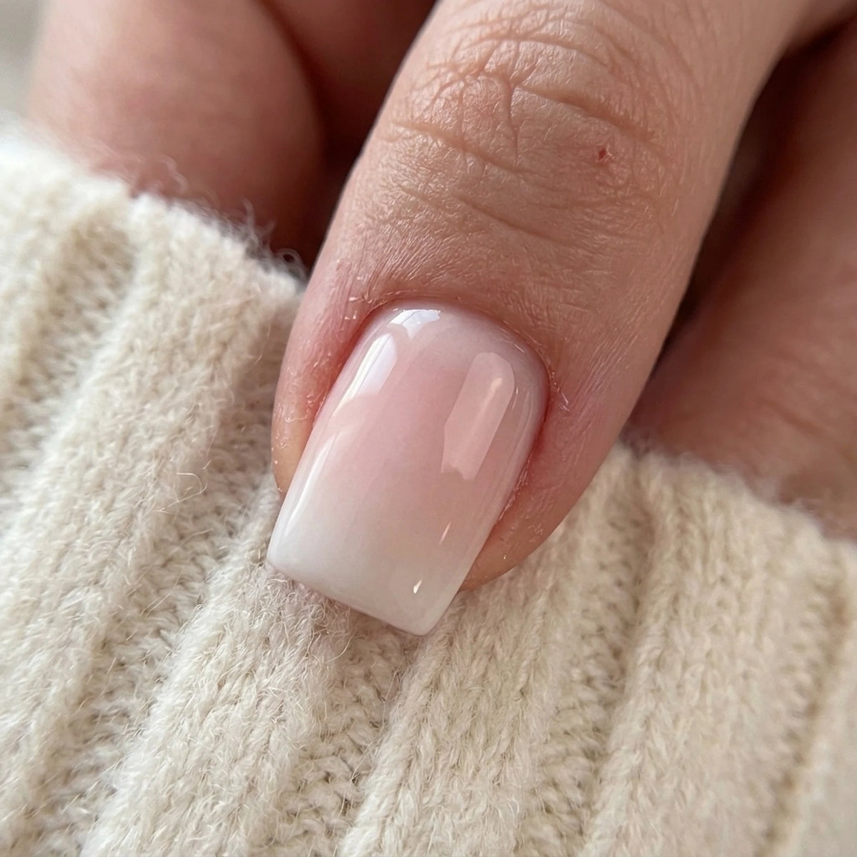 Dreamy Dip press-on nagels, close-up van de nagelfinish