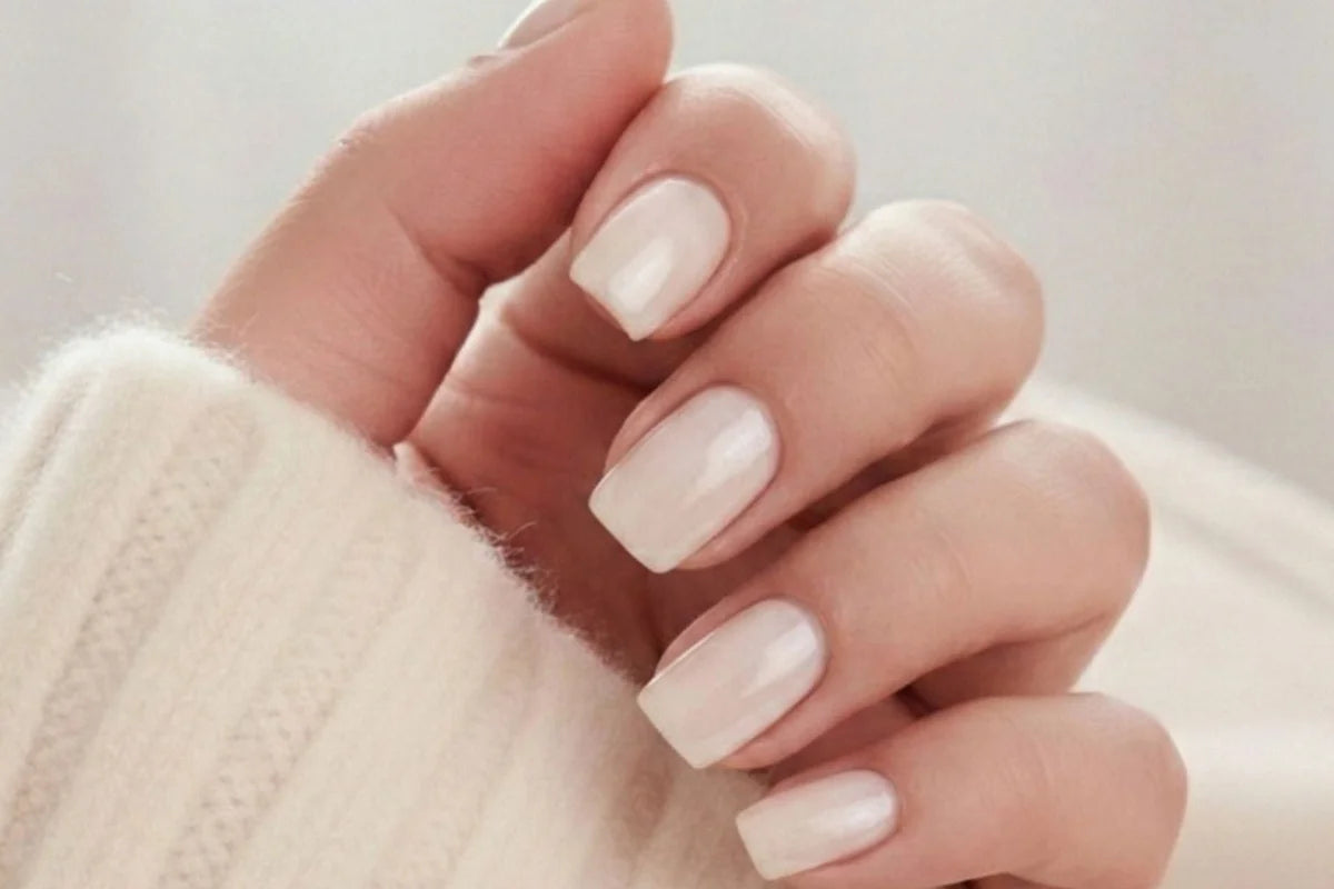 Pure Pearl press-on nagels met elegante parelmoer finish, perfect als bruidsnagels