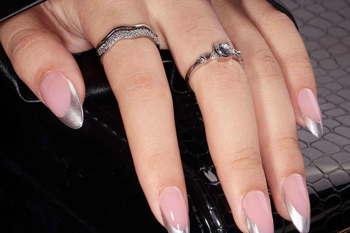 Trendy nagels in mooie kleur en vorm