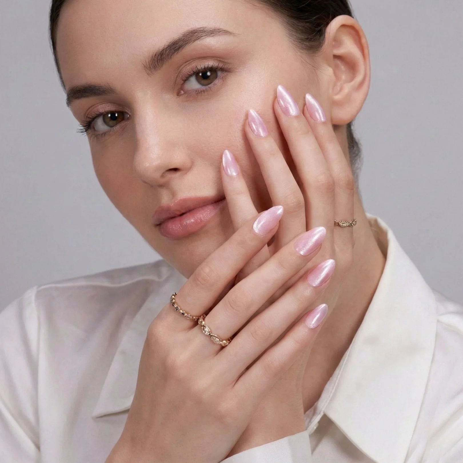 Detailfoto van Powder Puff — babyroze parel chrome