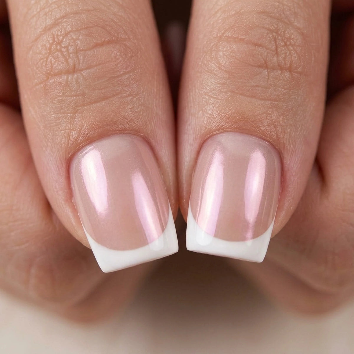 Classic Chrome press-on nagels in vierkante vorm, witte French met nude-roze parel-chrome