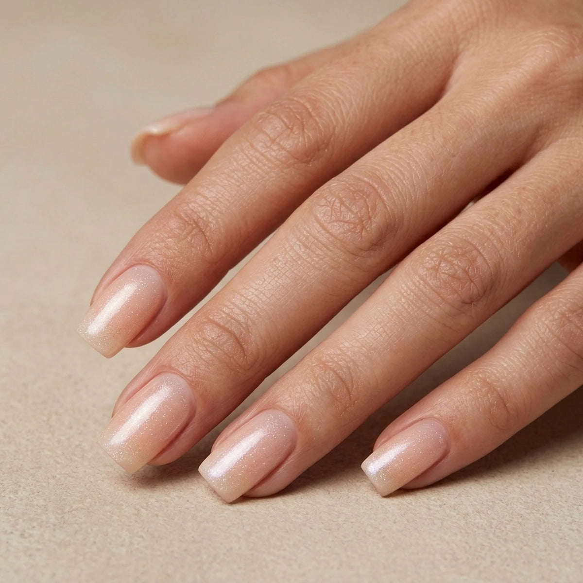 Heavenly Halo press-on nagels in vierkante vorm met nude ombré en glitter